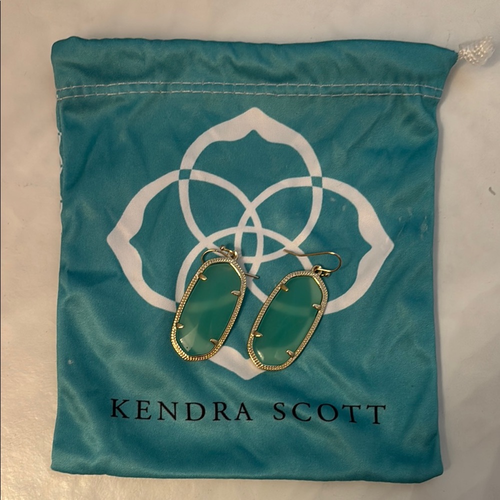 Kendra Scott Elle drop Gold and Green Earrings